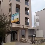 Adonis 3* מרמריס