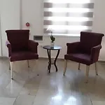 Adonis מלון מרמריס