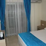 מלון Adonis מרמריס