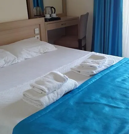 Adonis Hotel 3*