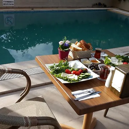 Hotel Adonis 3*