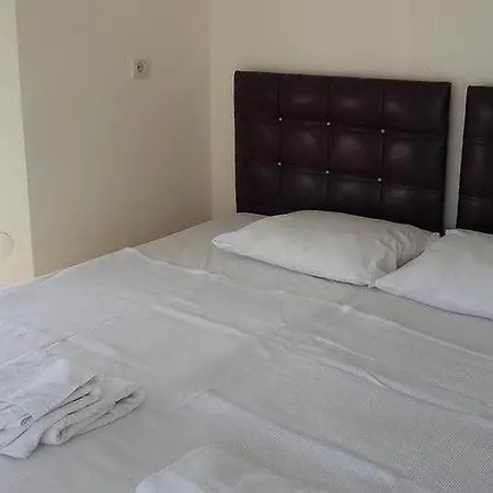 Adonis Hotel