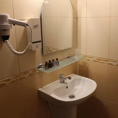 Adonis Hotel