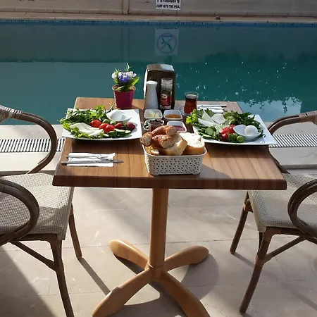 Hotel Adonis 3*